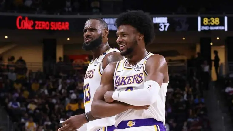LeBron James y Bronny James hacen historia en la NBA. LEBRON JAMES.