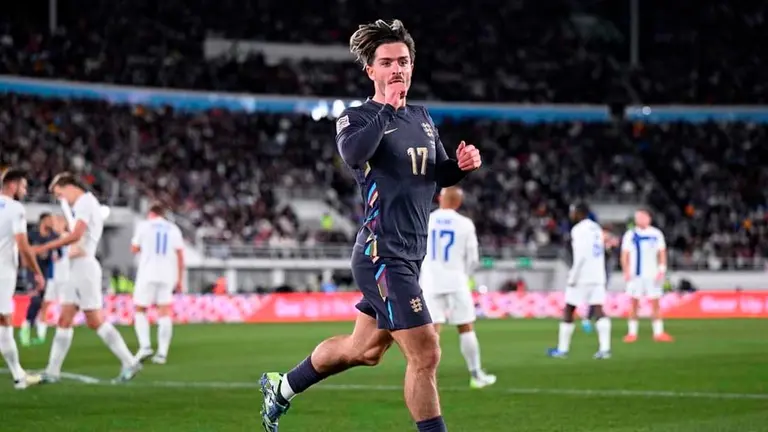 Jack Grealish festeja su conquista en favor del conjunto brit&aacute;nico. ENGLAND FOOTBALL TEAM