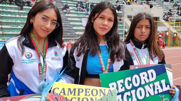 Cochabamba campe&oacute;n del nacional U18 de atletismo. ADAC.