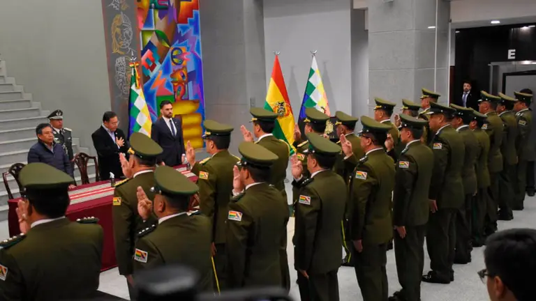 Momento de la posesi&oacute;n en la Casa Grande del Pueblo. APG