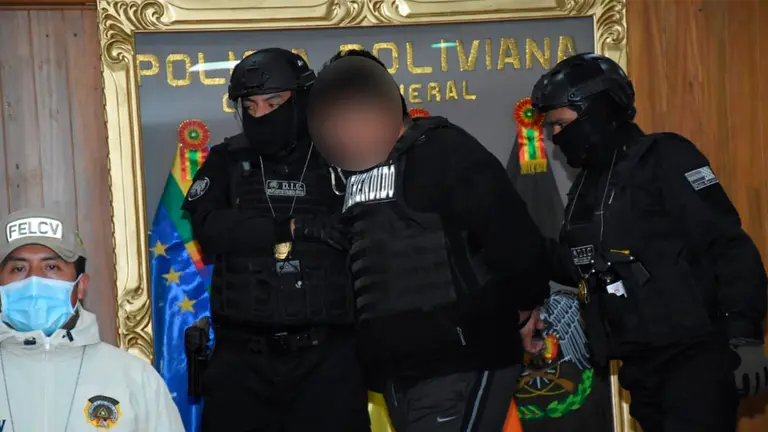 El acusado del feminicidio, presentado por las autoridades. APG