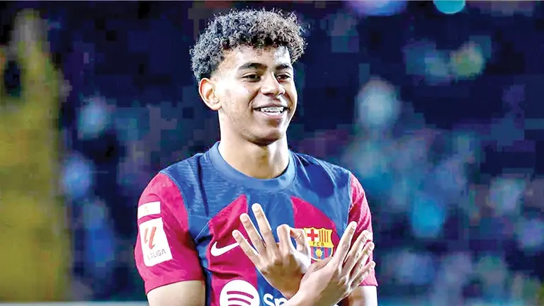 Lamine Yamal festeja un gol con el culé.  / FC BARCELONA