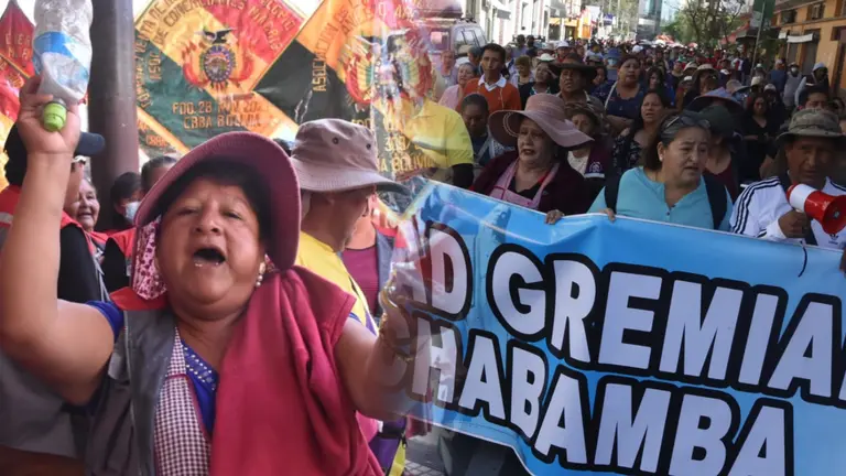 Comerciantes protestan contra los bloqueos en Cochabamba. DICO SOL&Iacute;S
