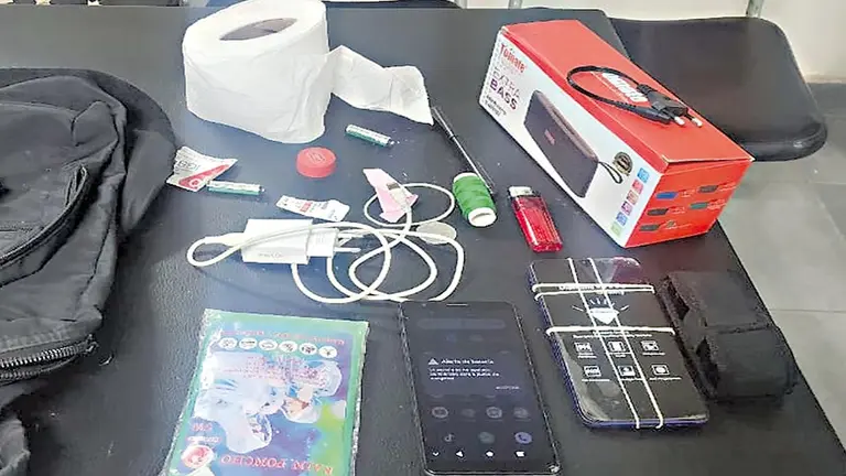 Los objetos robados por el delincuente con antecedentes./ CORTES&Iacute;A