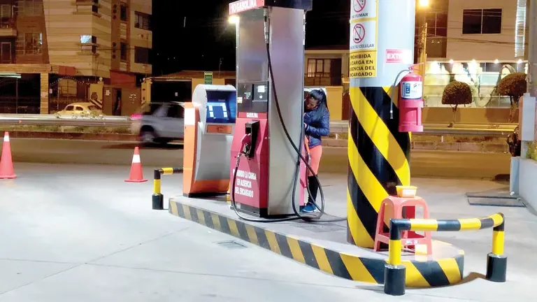 Imagen referencial de una estaci&oacute;n de servicio en Cochabamba./ DICO SOL&Iacute;S