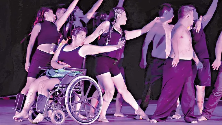 Miembros del ballet de EIFODEC en una puesta en escena./ CORTESÍA