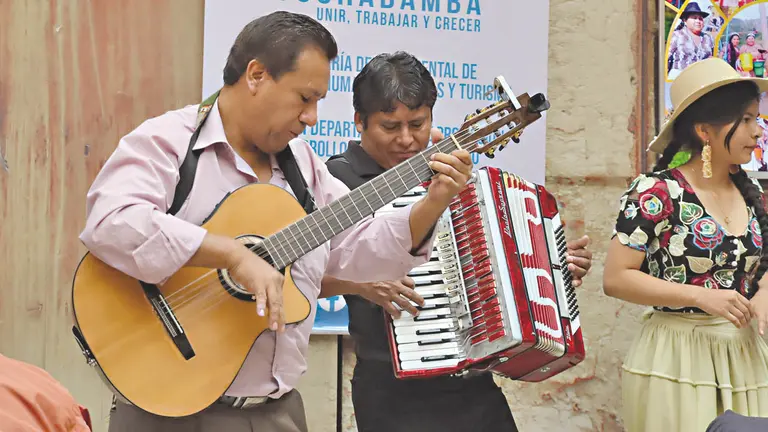Presentaci&oacute;n del V Festival de la Wallunka y Coplas del Charango en Morochata. / RRSS, CULTURAS Y TURISMO COCHABAMBA