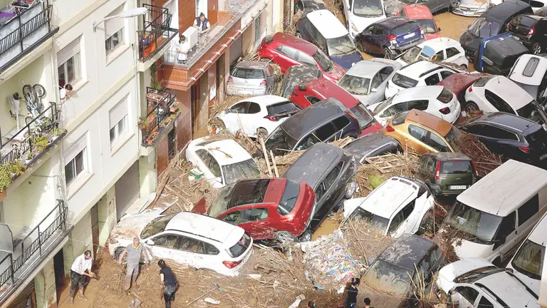 Una imagen de las inundaciones con que est&aacute; lidiando la poblaci&oacute;n en Valencia./ LA VOZ