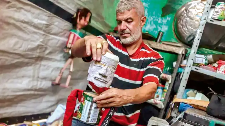 Mahdy Krira, un artista palestino en Gaza. / AGENCIAS