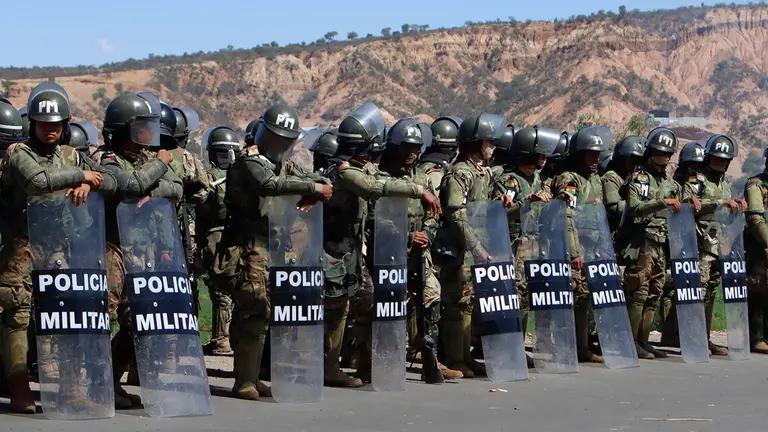 Polic&iacute;a durante la intervenci&oacute;n del pasado viernes. APG