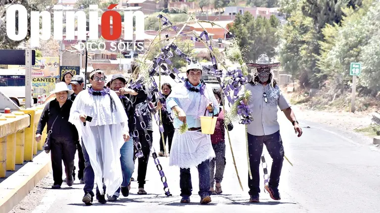 El alma cacharpaya en Tutimayu, Sacaba, este 2 de noviembre. / DICO SOLÍS