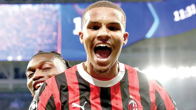 Malick Thiaw festeja la primera conquista del Rossoneri en el &ldquo;m&iacute;tico&rdquo; Santiago Bernab&eacute;u./ UEFA CHAMPIONS LEAGUE