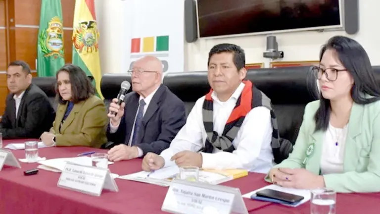 Vocales del TSE en una pasada conferencia de prensa./ ARCHIVO-TSE