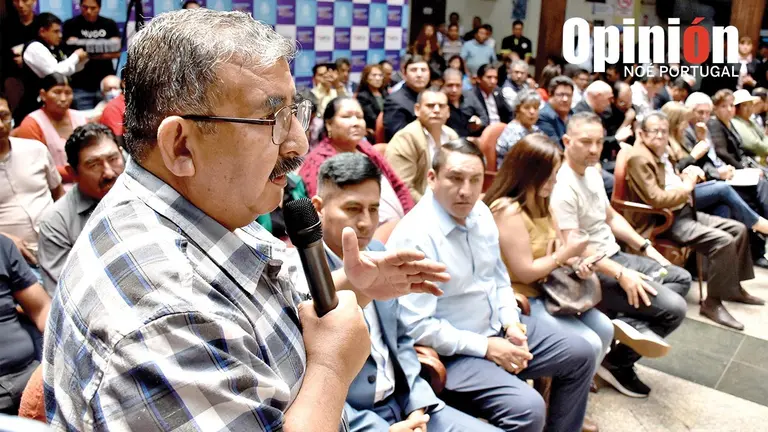 Primera reuni&oacute;n de la Sala de Reconstrucci&oacute;n Econ&oacute;mica del Municipio de Cochabamba, este 7 de noviembre./ NO&Eacute; PORTIGAL