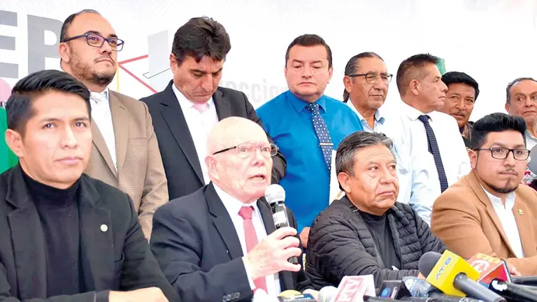 El Encuentro por la Democracia propiciado por el TSE en La Paz./ APG