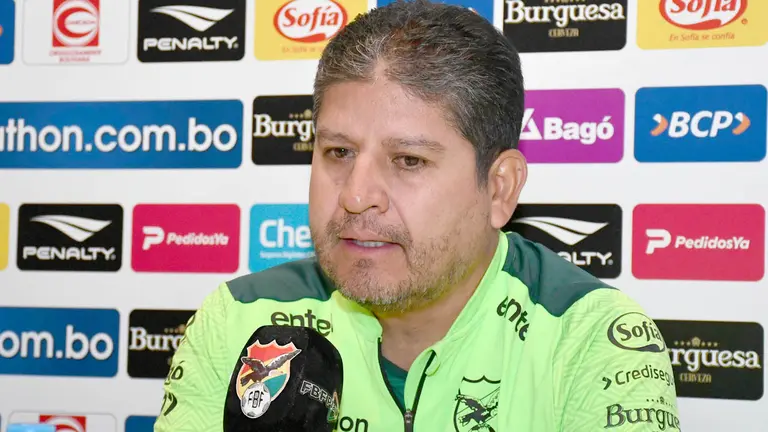 El director Técnico de la Selección Nacional de Fútbol Óscar Villegas./ APG