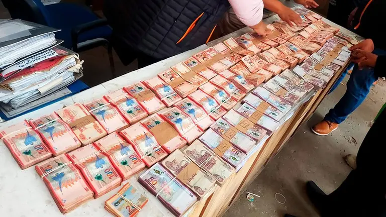 Los billetes encontrados en el control. POLICIA