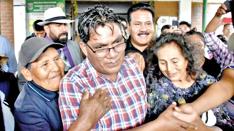 El diputado, H&eacute;ctor Arce, tras salir de la FELCC de Cochabamba./ DICO SOL&Iacute;S