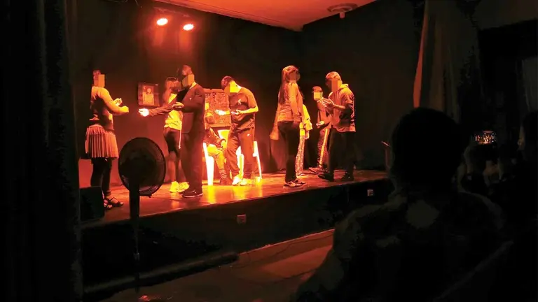 Una coreograf&iacute;a, durante la presentaci&oacute;n en el centro Cometa./ MELISSA REVOLLO