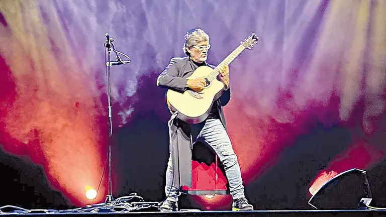 Piraí Vaca durante una presentación en vivo./ CORTESÍA
