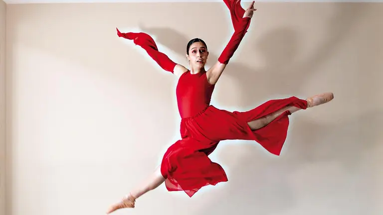 Puesta en escena de &lsquo;Carmina Burana&rsquo; del Ballet Mónica Barrenechea./ CLOÉ BROCKMANN