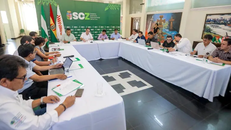 Los gobernadores reunidos en la capital cruceña./ GOBERNACION DE SANTA CRUZ