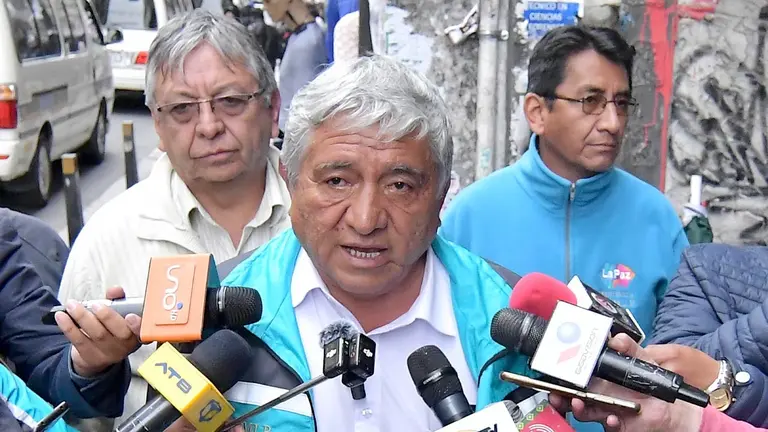 El alcalde municipal de La Paz, Iván Arias compareció ante el Ministerio Público para declarar por el caso de la mazamorra en Bajo Llojeta./ APG