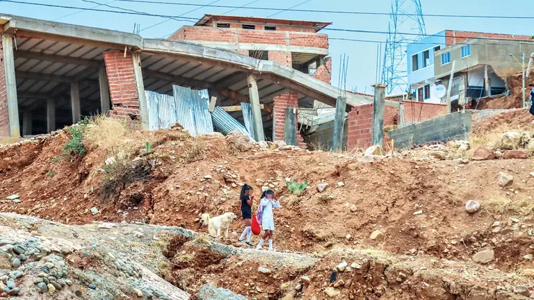 La afectaci&oacute;n con hundimientos en viviendas./ CONCEJO MUNICIPAL