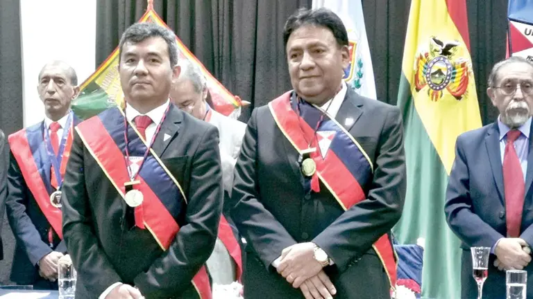 El vicerrector Greby Rioja y el rector Boris Calancha, este 28 de noviembre./ MELISSA REVOLLO