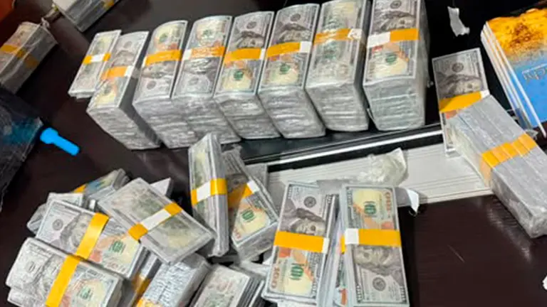 La Polic&iacute;a public&oacute; el dinero secuestrado, adem&aacute;s de billetes falsos. TOMADA DE URGENTE