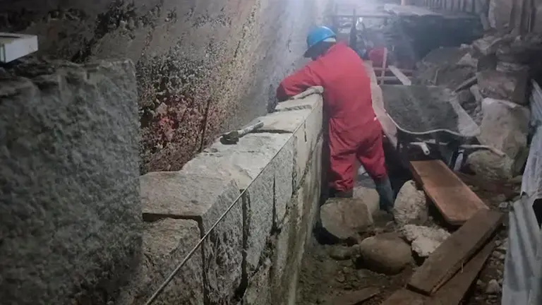 Trabajos de refacci&oacute;n en La Paz. TOMADA DE ERBOL