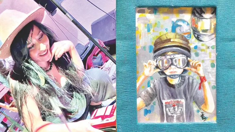 La artista Jimena Heredia junto a una de sus obras. / CORTES&Iacute;A
