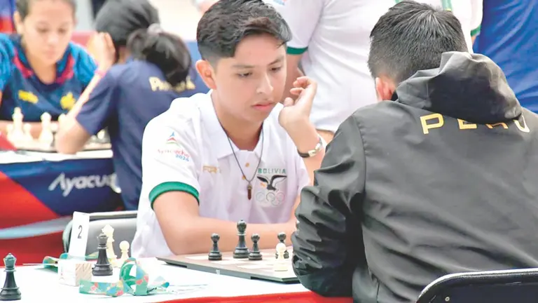 Licael Ticona, durante la competencia de ajedrez en Ayacucho 2024. / COB