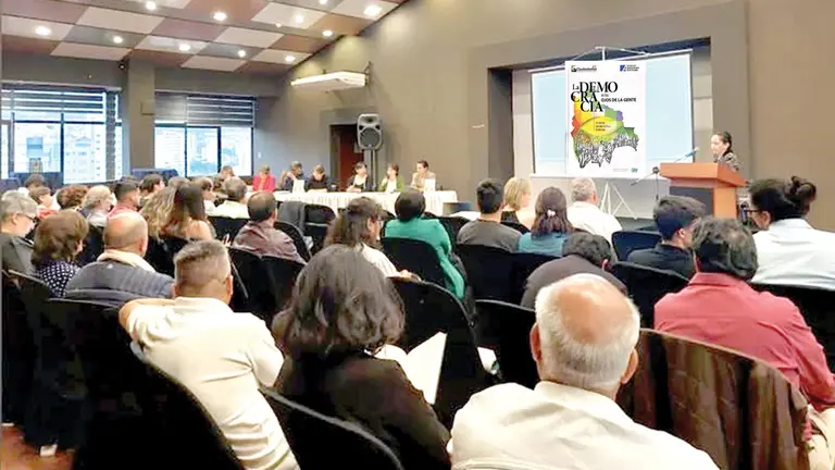 Presentación del libro de KAS Bolivia y la Comunidad de Estudios Sociales &lsquo;Ciudadanía&rsquo; en Cochabamba. / RRSS, KAS BOLIVIA