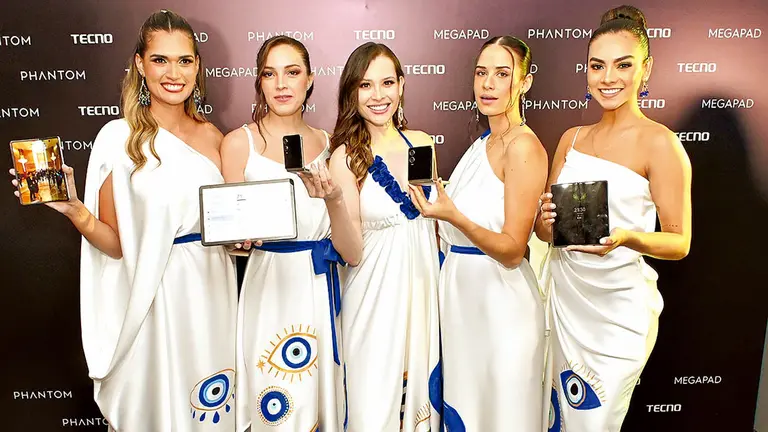 En una velada que combinó tecnología, moda y glamour. / cortes&iacute;a