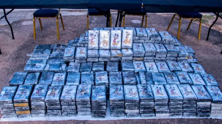 Imagen referencial a los paquetes  incautados de droga. RRSS