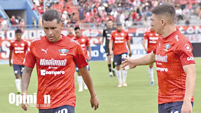 Jugadores de Wilstermann reaccionan a lo que fue un resultado adverso en una 
presentaci&oacute;n anterior./  NO&Eacute; PORTUGAL