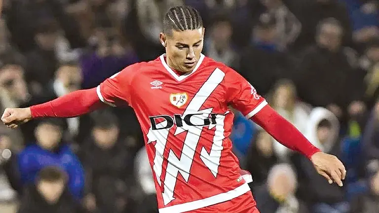 James Rodr&iacute;guez, en una acci&oacute;n de partido./ FACEBOOK RAYO VALLECANO