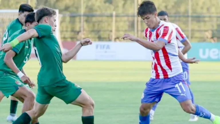 El amistoso se jugó en la capital paraguaya./ OXIGENO.BO
