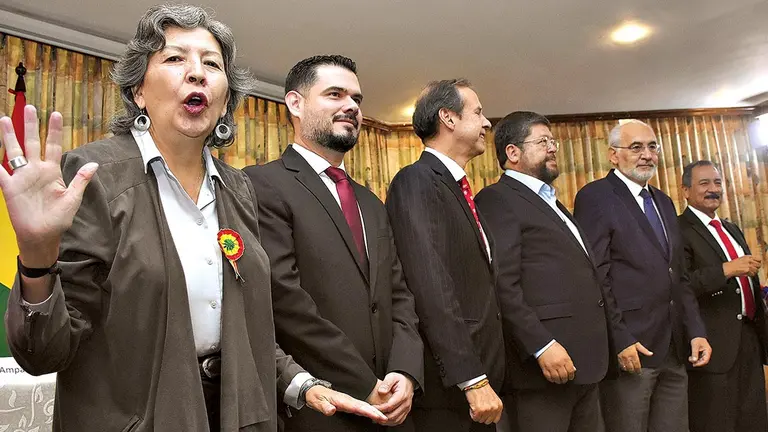 El &ldquo;bloque de unidad opositora&rdquo; anuncia la incorporaci&oacute;n de Amparo Ballivi&aacute;n y Vicente Cuellar./ APG