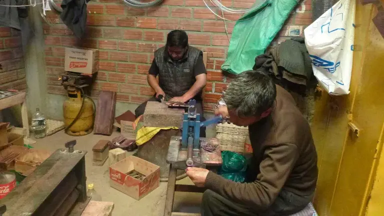 Privados de libertad realizan trabajos de carpinter&iacute;a en Chonchocoro. Peter Luna