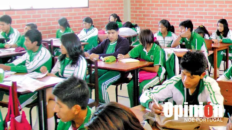 Estudiantes del colegio Libertad, en meses anteriores./ NO&Eacute; PORTUGAL