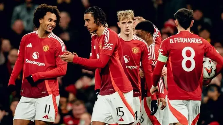 Manchester United rescata triunfo frente a Rangers. FACEBOOK MANCHESTER UNITED.