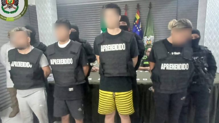 Las cuatro personas presuntamente implicadas en el asesinato de un librecambista. POLIC&Iacute;A