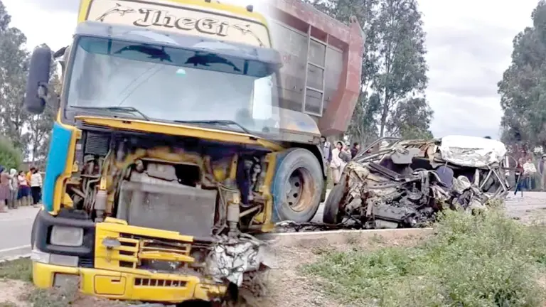 Así quedaron los vehículos tras el accidente. / CORTESÍA