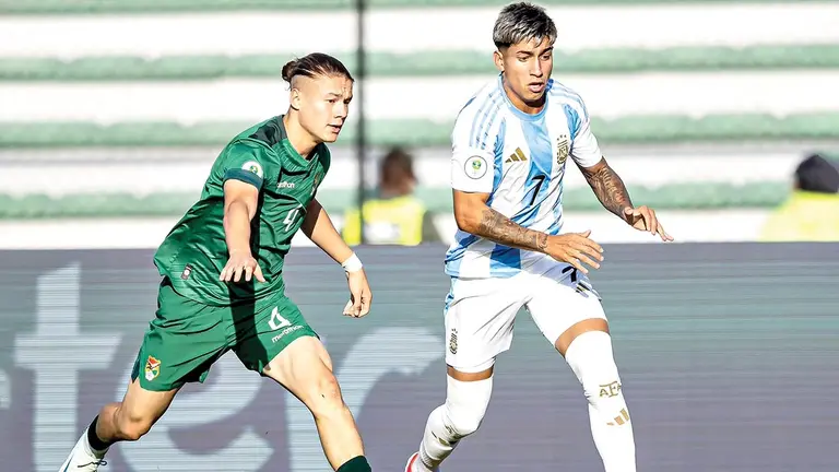 Una jugada de lo que fue la ca&iacute;da de la Verde contra Argentina en Venezuela./ CONMEBOL.COM