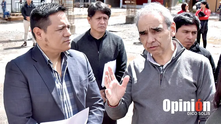 El presidente de la FEPC, Juan Pablo Demeure, durante una inspecci&oacute;n de obras municipales, este 28 de enero./ DICO SOL&Iacute;S