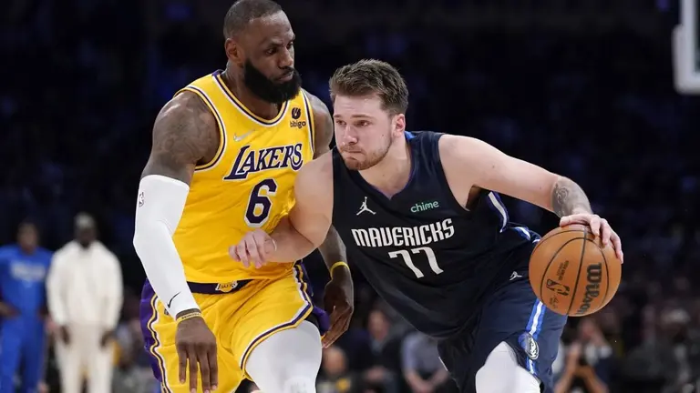 Luka Doncic y LeBron James, jugar&aacute;n juntos en los Lakers. RRSS
