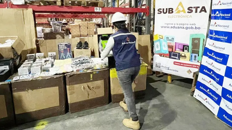 Aduana inicia subasta de 800 toneladas de mercader&iacute;a./ ARCHIVO