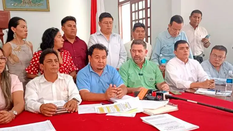Diversos sectores rechazan la disposici&oacute;n s&eacute;ptima del PGE. / TOMADA DE ERBOL